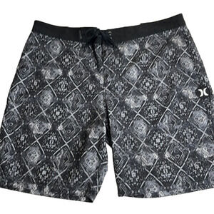 𝅺hurley mens board shorts, size 36, drawstring closure, Velcro back pocket